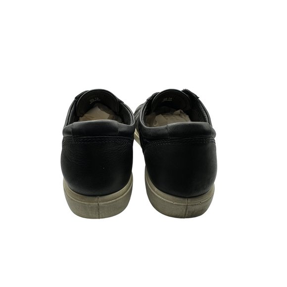 Ecco black quilted/patent leather size 38 built in orthotics sneakers FLAW - Picture 4 of 9